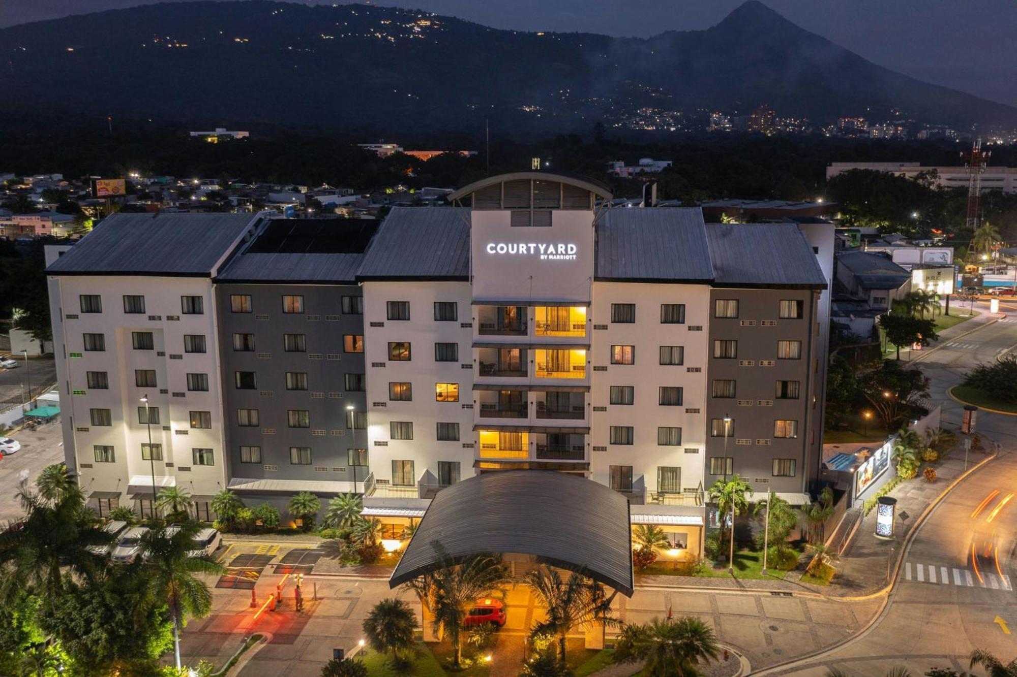Hotel Courtyard By Marriott San Salvador Exterior foto